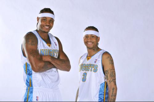 马刺客场115-102击败开拓者，福克斯37分带队取胜，展现全面实力。（马刺115-102客场击退开拓者，福克斯轰37分领军取胜，全面实力尽显）