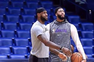 切尔西官网更新一线队名单，斯特林、韦加等9名球员未在列（切尔西官网公布新一线队名单：斯特林、韦加等9人未入选）