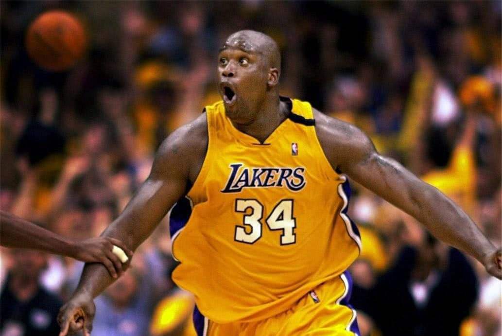 多纳鲁马身价上涨500万至4500万欧，领跑世界门将身价榜（多纳鲁马身价升至4500万欧，涨500万登顶全球门将身价榜）