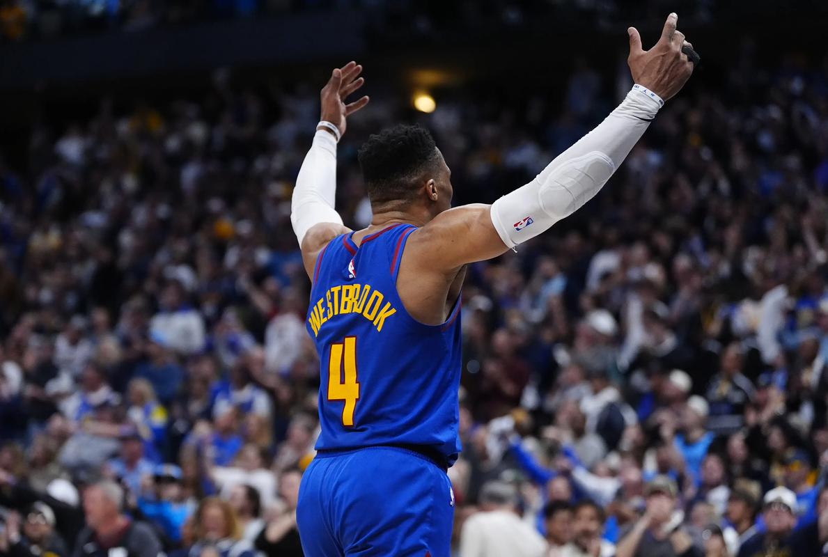 莫雷托：米兰和迈尼昂达成协议后搁置续约，球员接近离队（莫雷托：米兰与迈尼昂同意暂缓续约，球员离队在即）