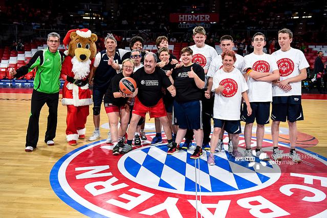 中甲战报：阿卜杜瓦哈普戴帽，陕西联合5-1送广西平果降级（中甲快讯：阿卜杜瓦哈普帽子戏法，陕西联合5-1大胜送广西平果降级）